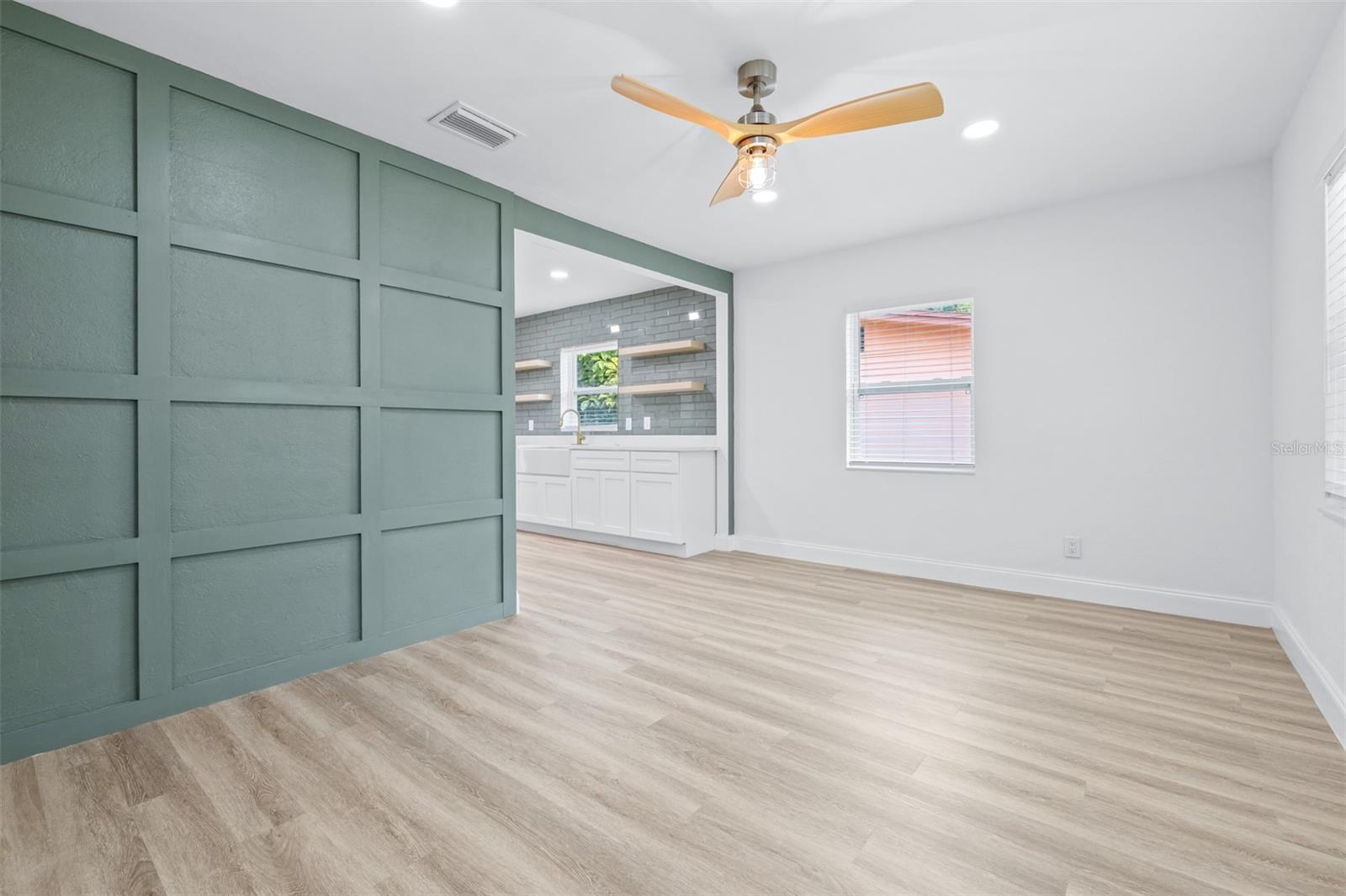 2325 HIGHLAND ST S — photo 9