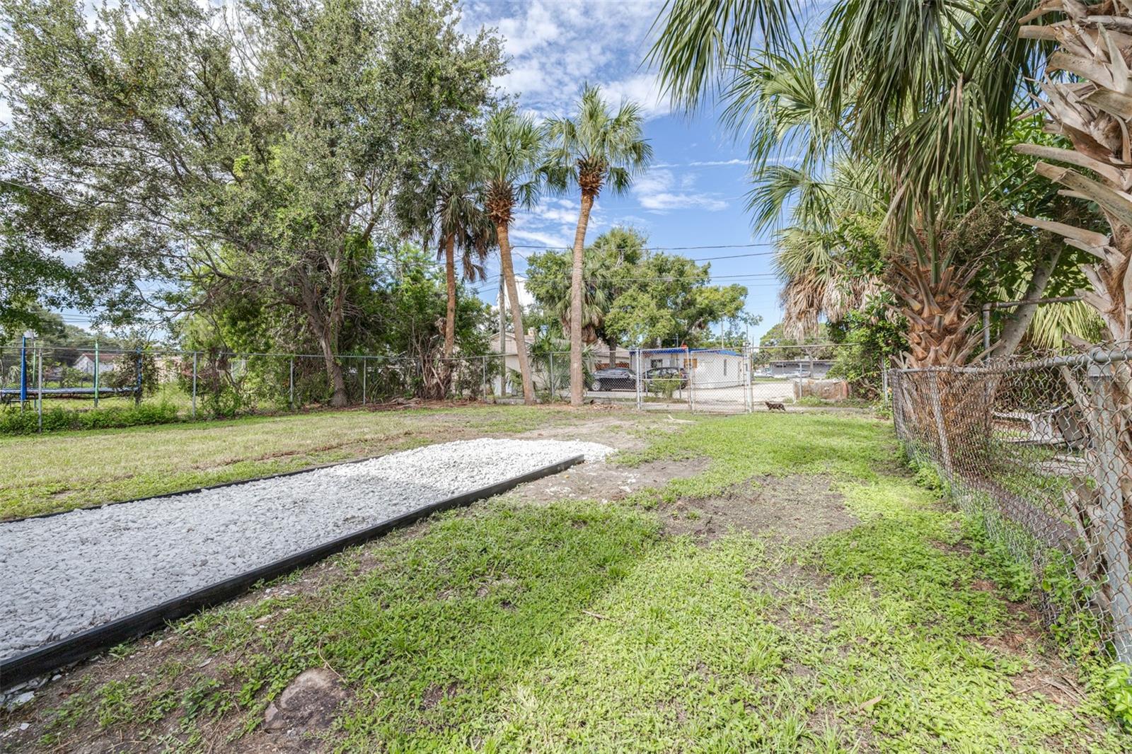 2325 HIGHLAND ST S — photo 33