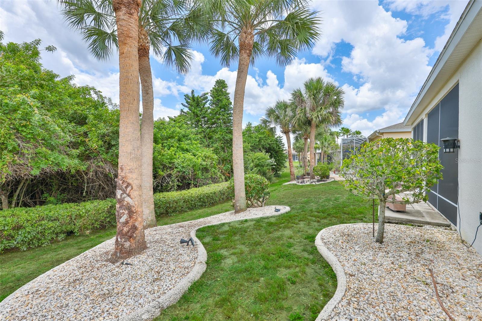1050 REGAL MANOR WAY — photo 31