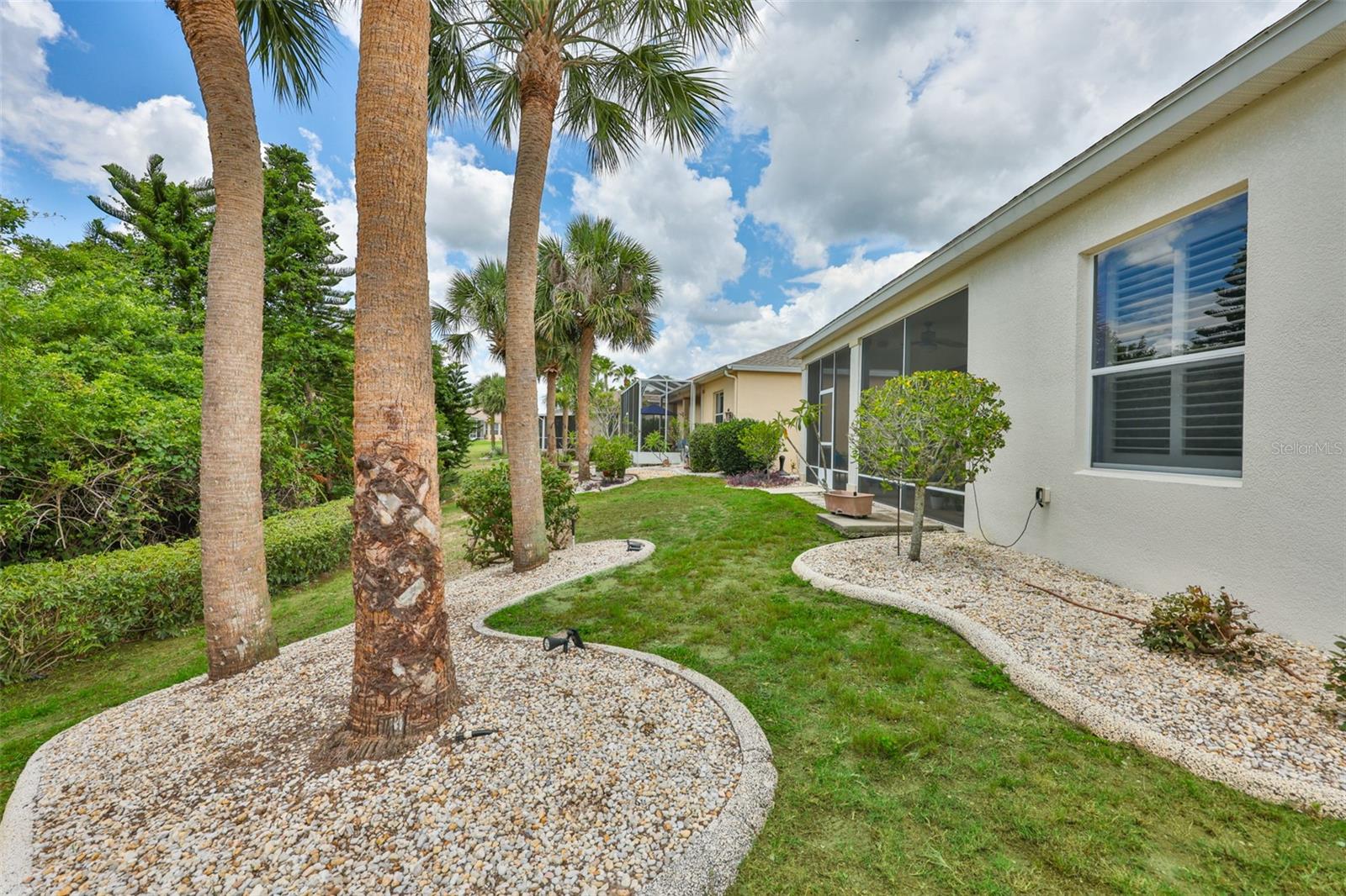 1050 REGAL MANOR WAY — photo 32