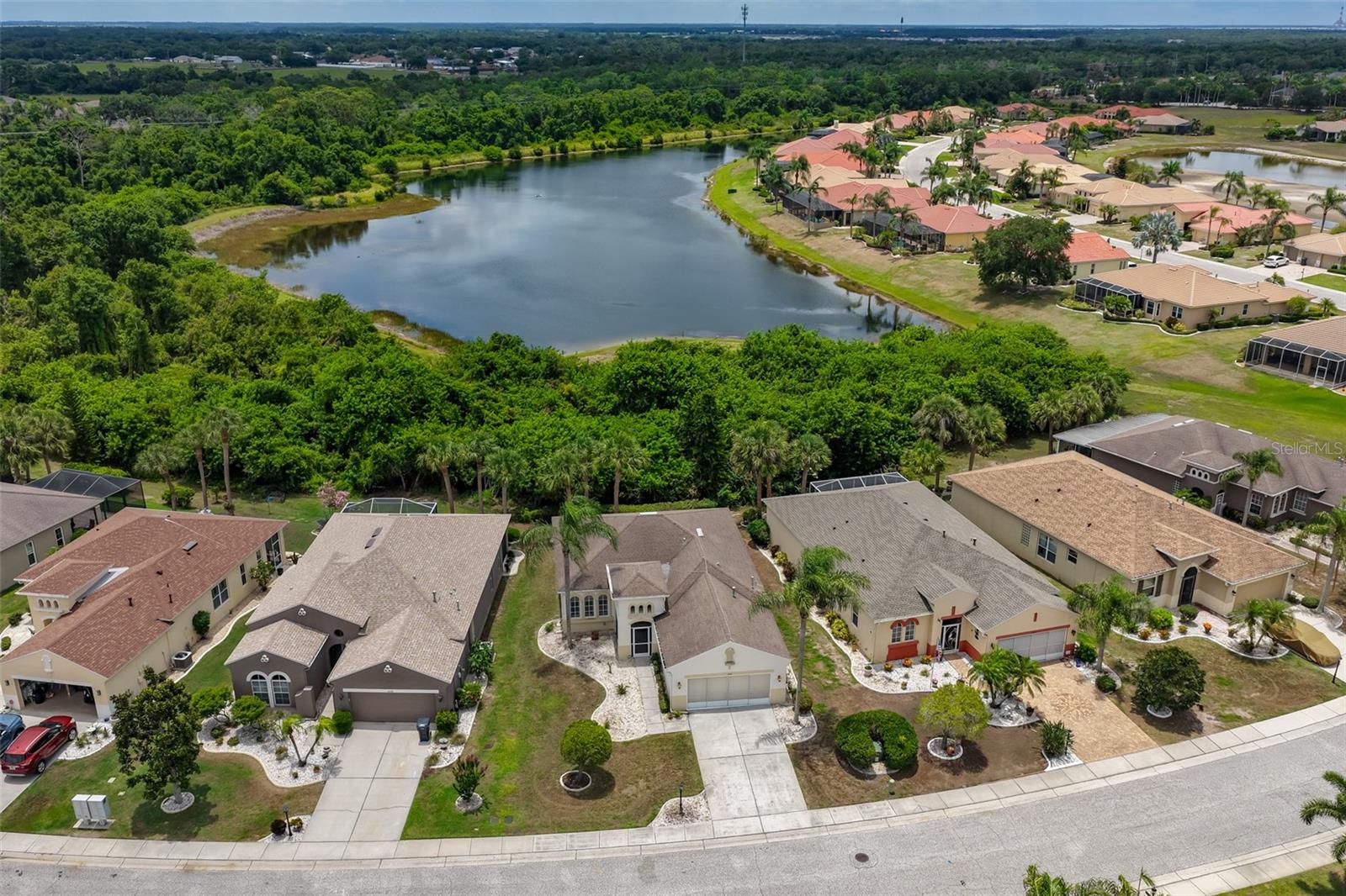 1050 REGAL MANOR WAY — photo 35