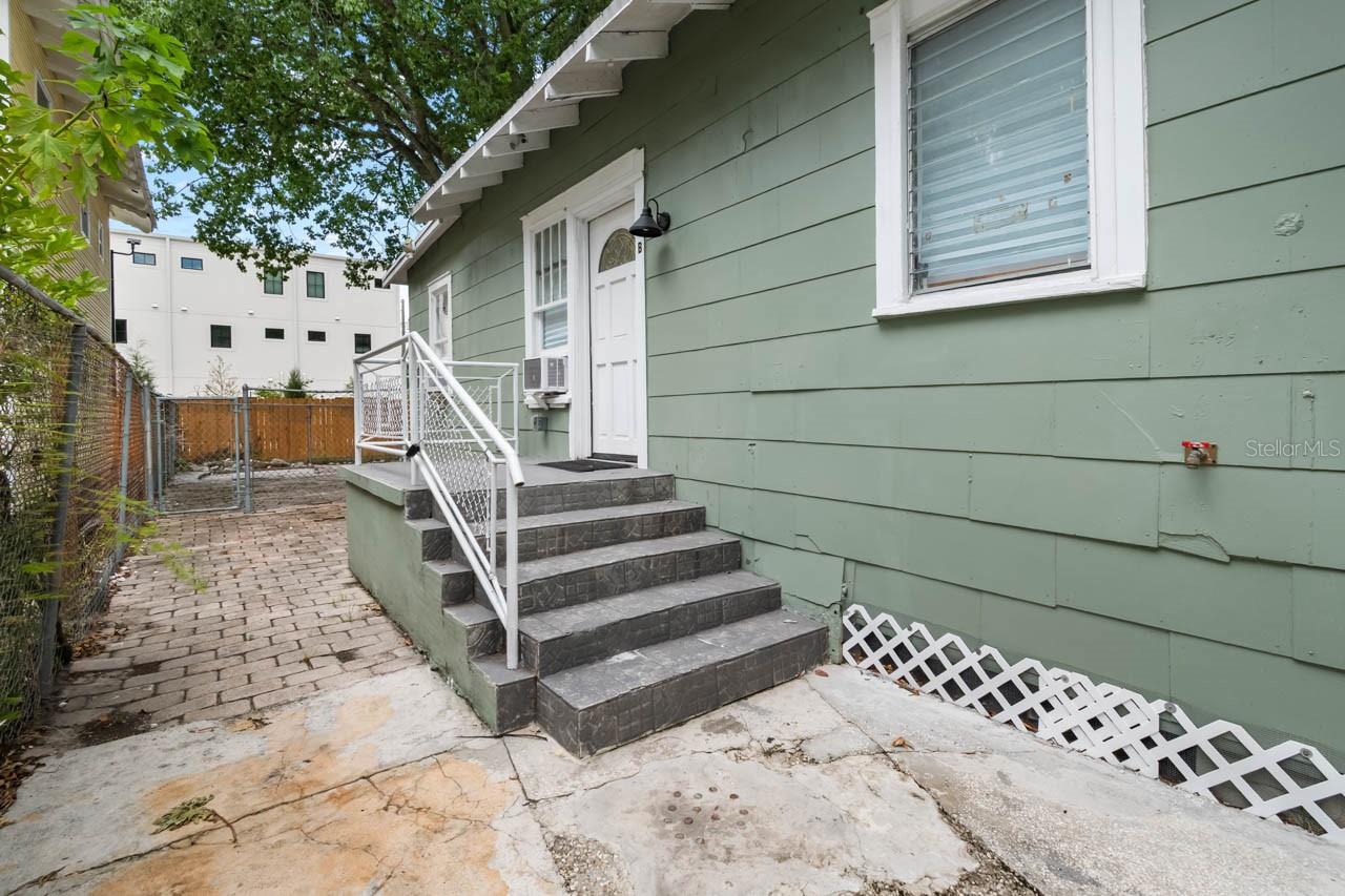 1305 E 17TH AVE — photo 24