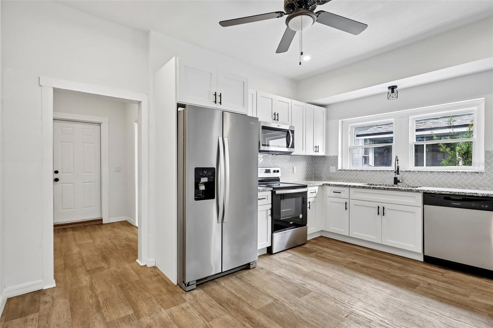 1305 E 17TH AVE — photo 9