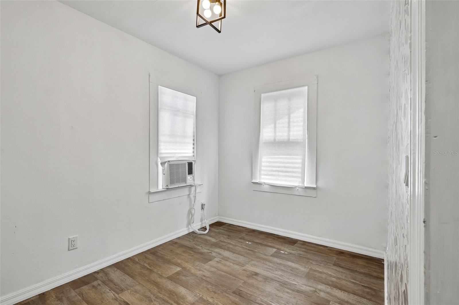 1305 E 17TH AVE — photo 20