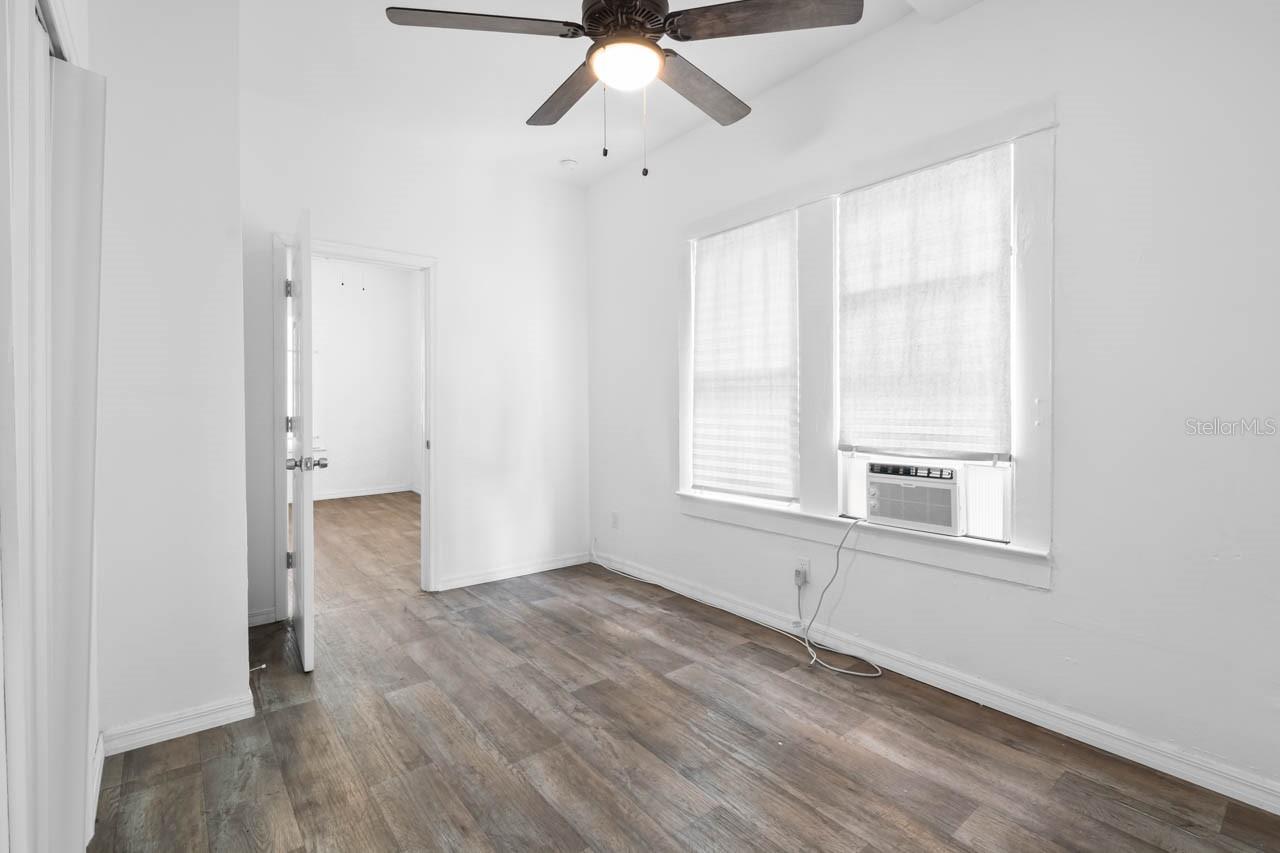 1305 E 17TH AVE — photo 32