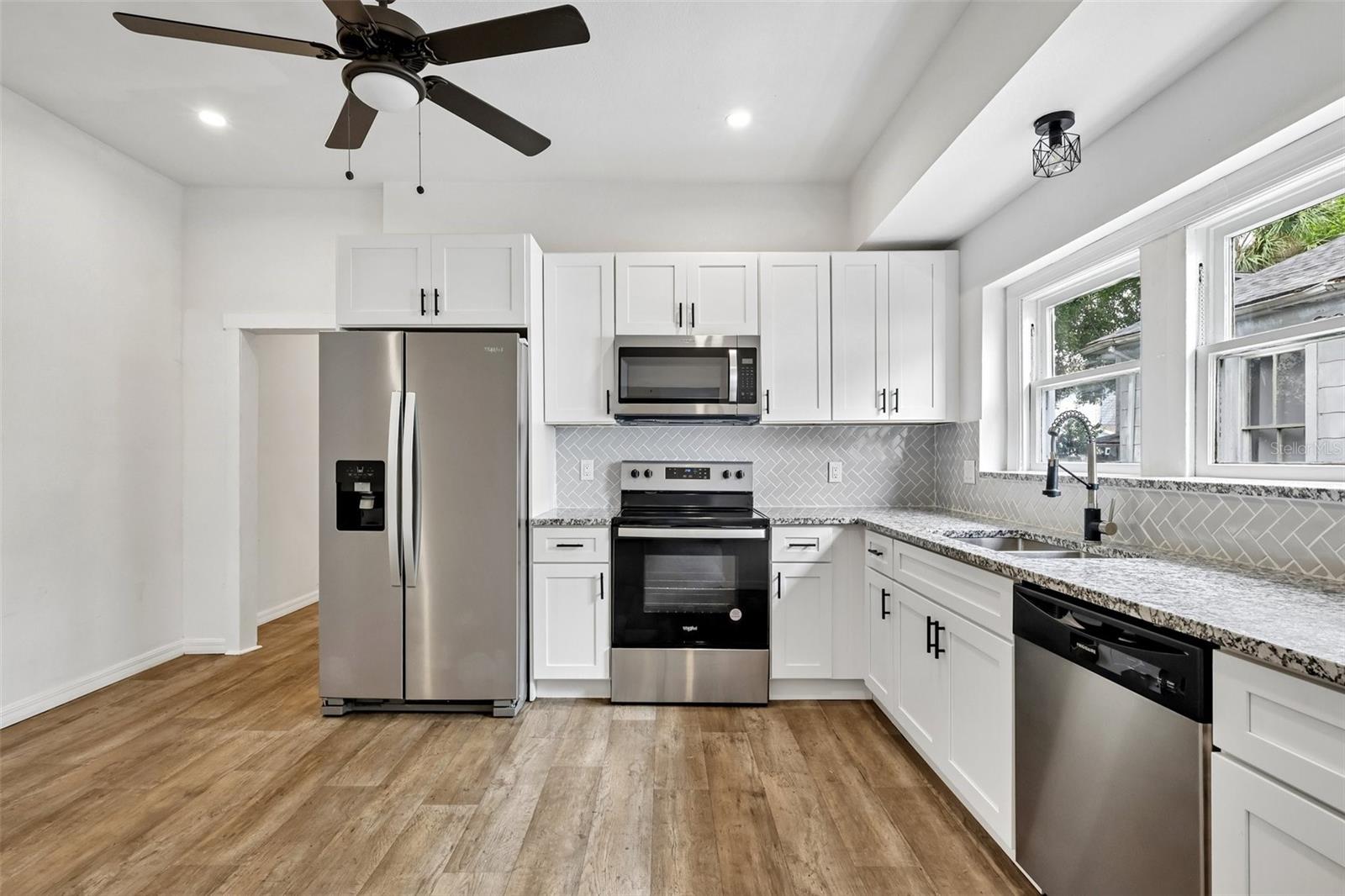 1305 E 17TH AVE — photo 7