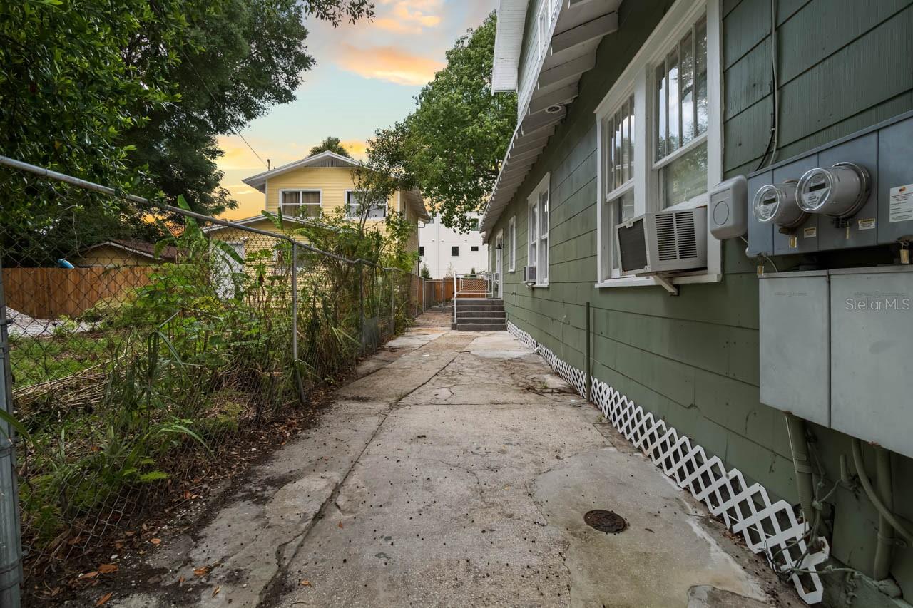 1305 E 17TH AVE — photo 59