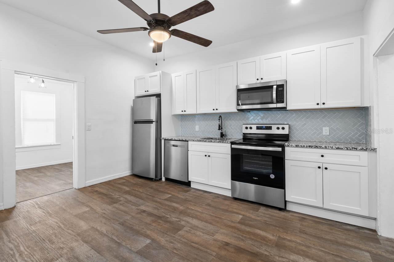 1305 E 17TH AVE — photo 27