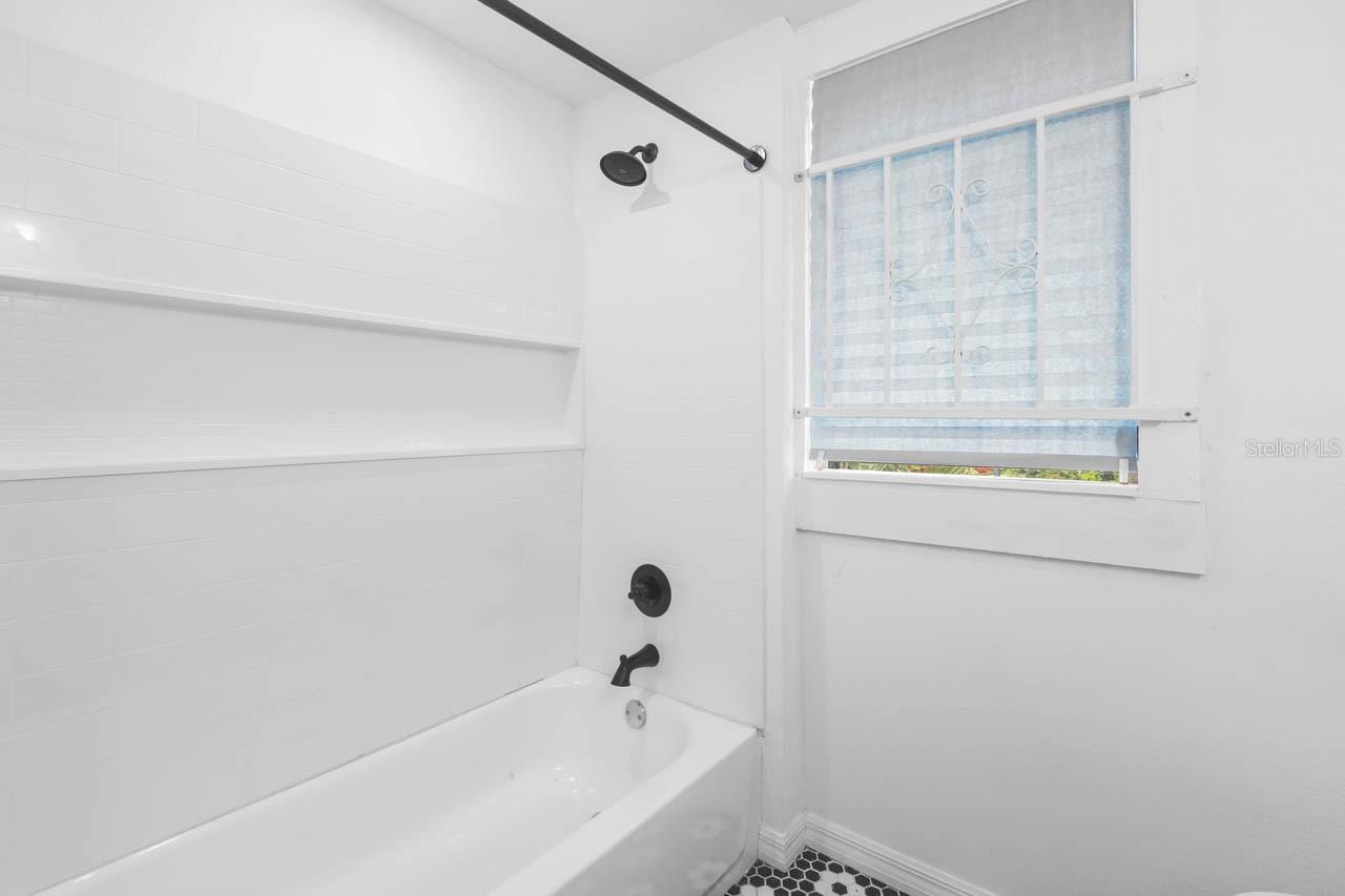 1305 E 17TH AVE — photo 35