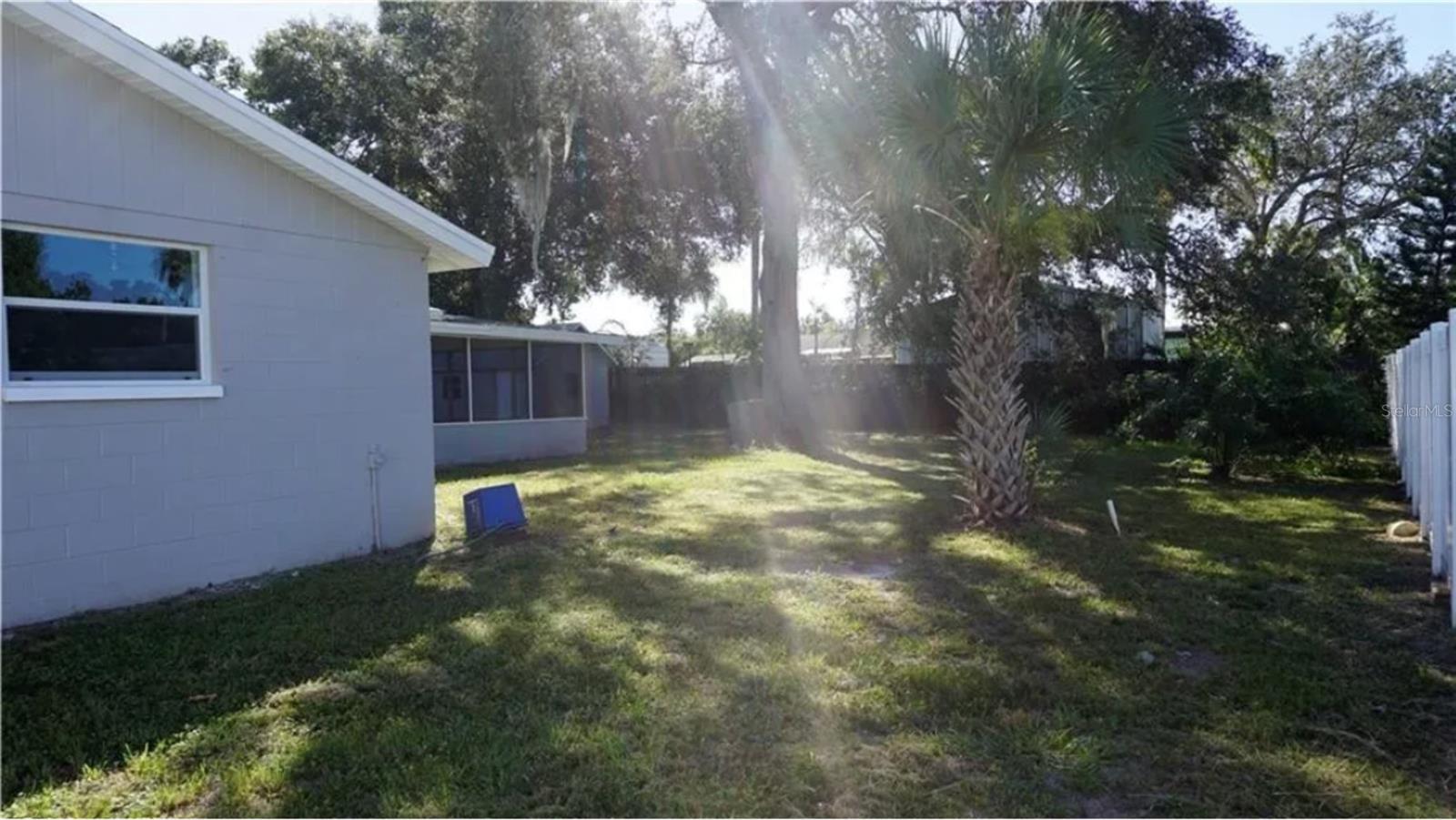 8518 WOODLAKE DR — photo 30