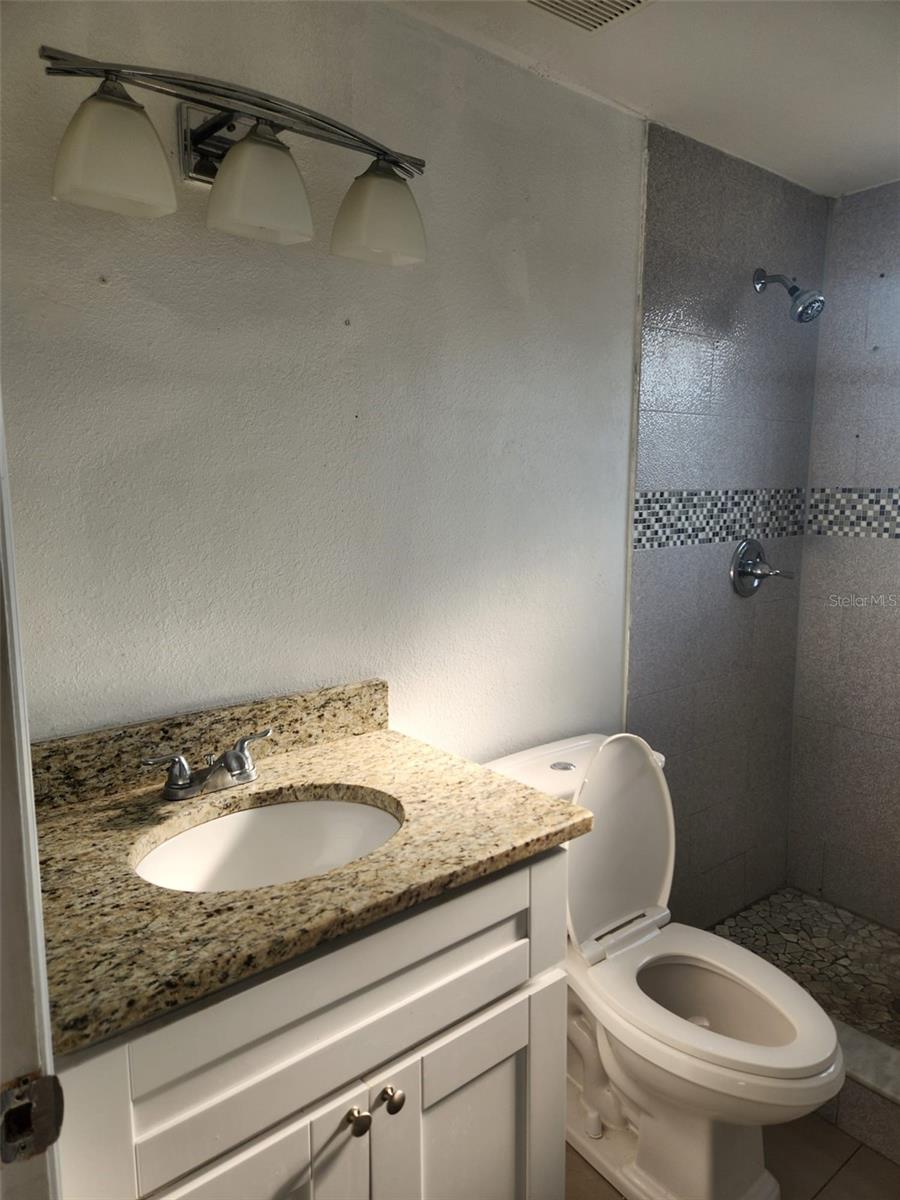 8518 WOODLAKE DR — photo 25