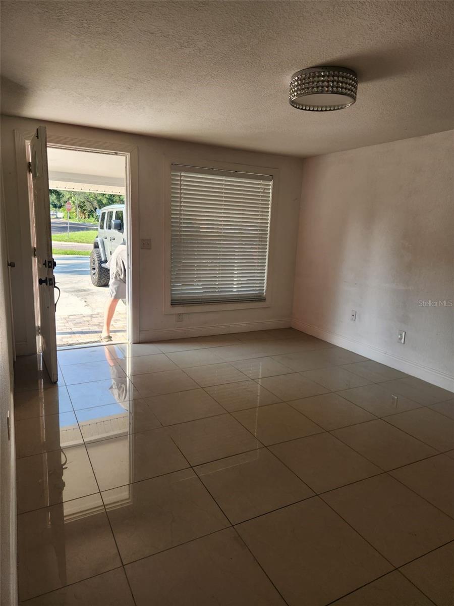 8518 WOODLAKE DR — photo 5