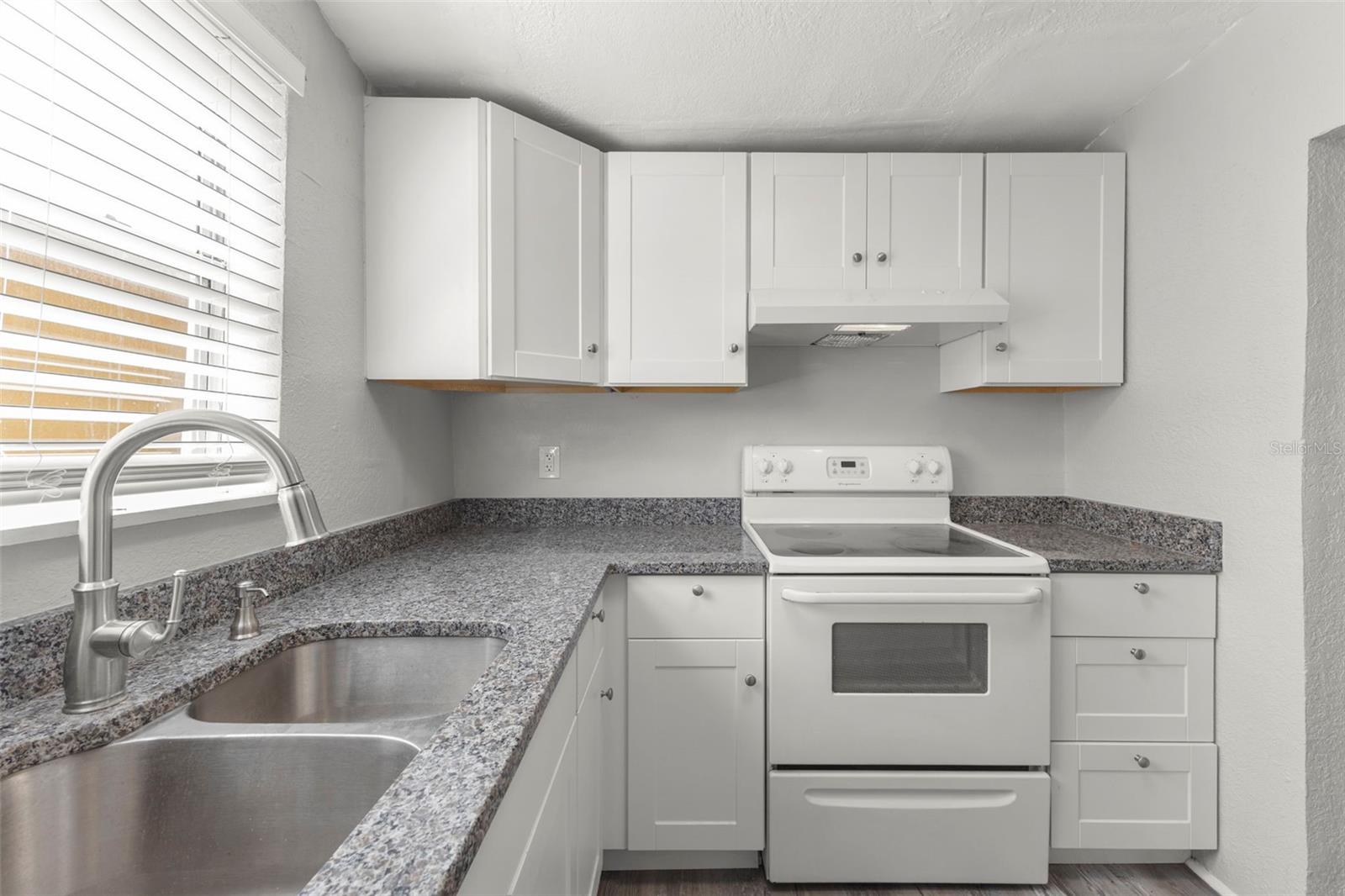 1015 METTO ST — photo 16