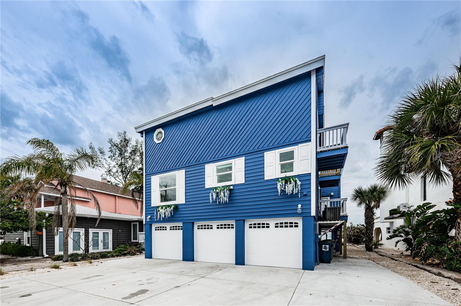 8432 W GULF BLVD #Jellyfish — photo 2