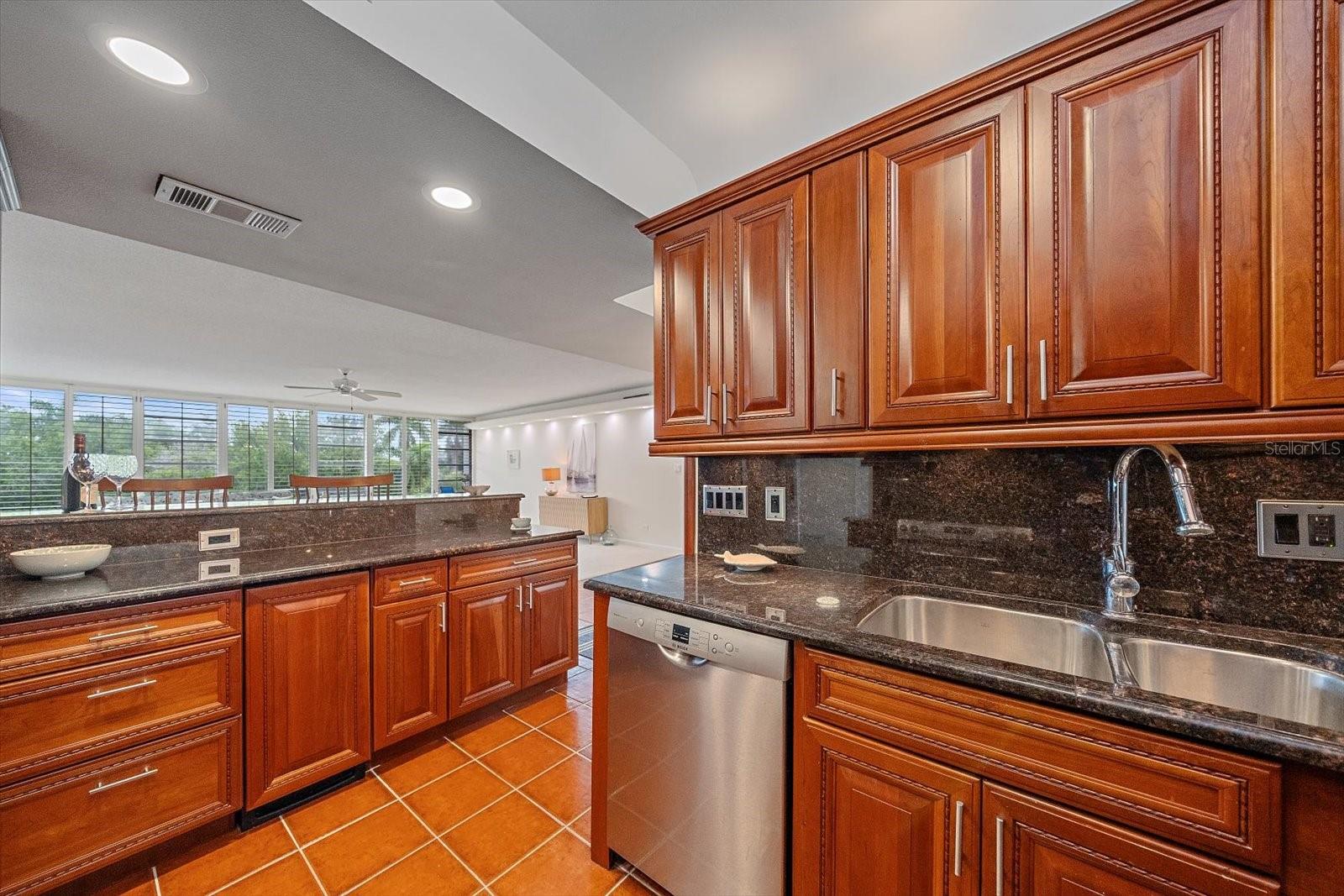 100 SANDS POINT RD #303 — photo 7