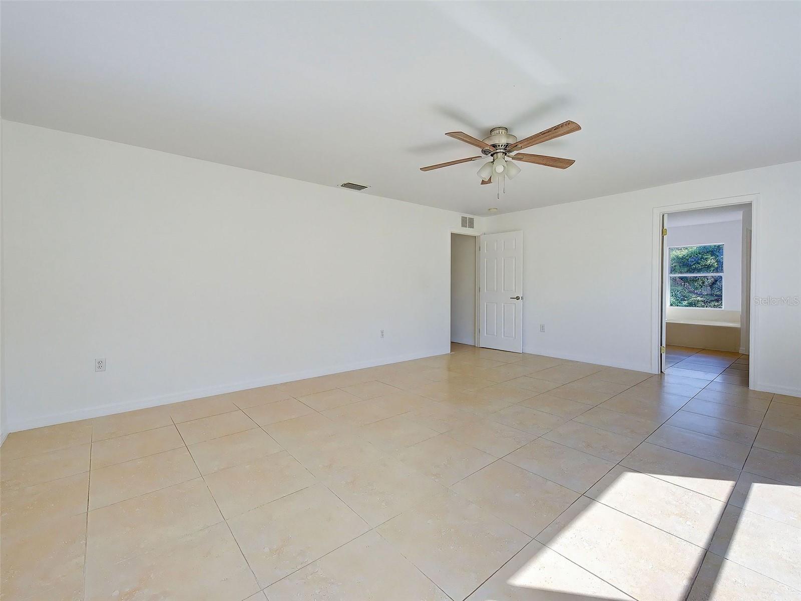 1115 URMEY LN — photo 11