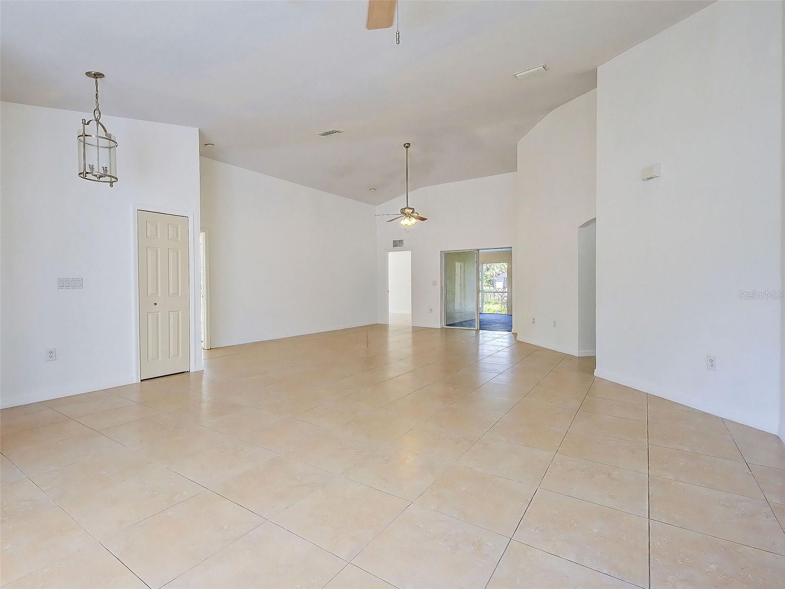 1115 URMEY LN — photo 8