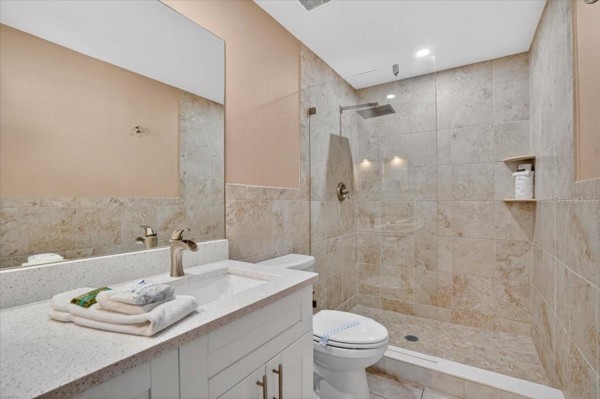 3303 6TH AVE #B — photo 30