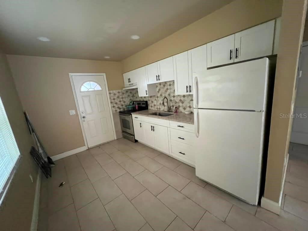 10106 N 10TH ST #A — photo 2