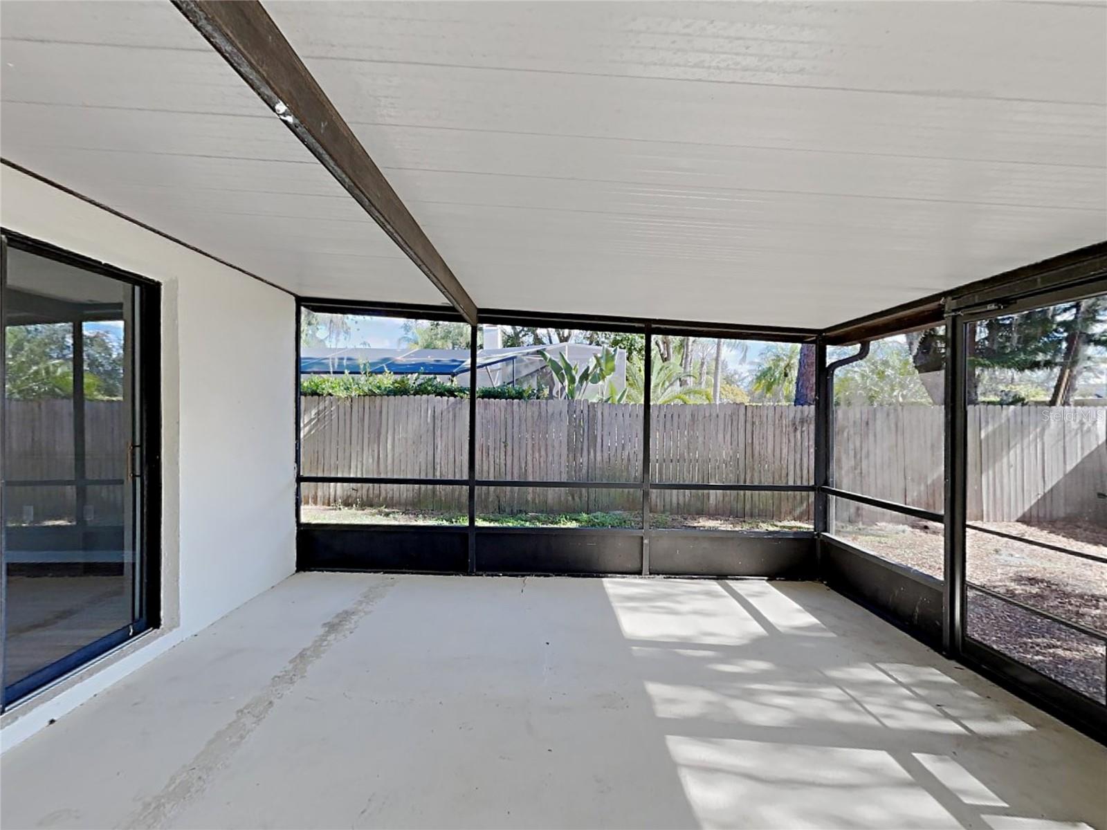 11701 LYNMOOR DR — photo 21