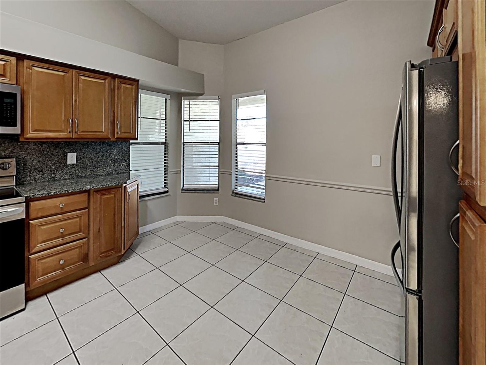 11701 LYNMOOR DR — photo 7
