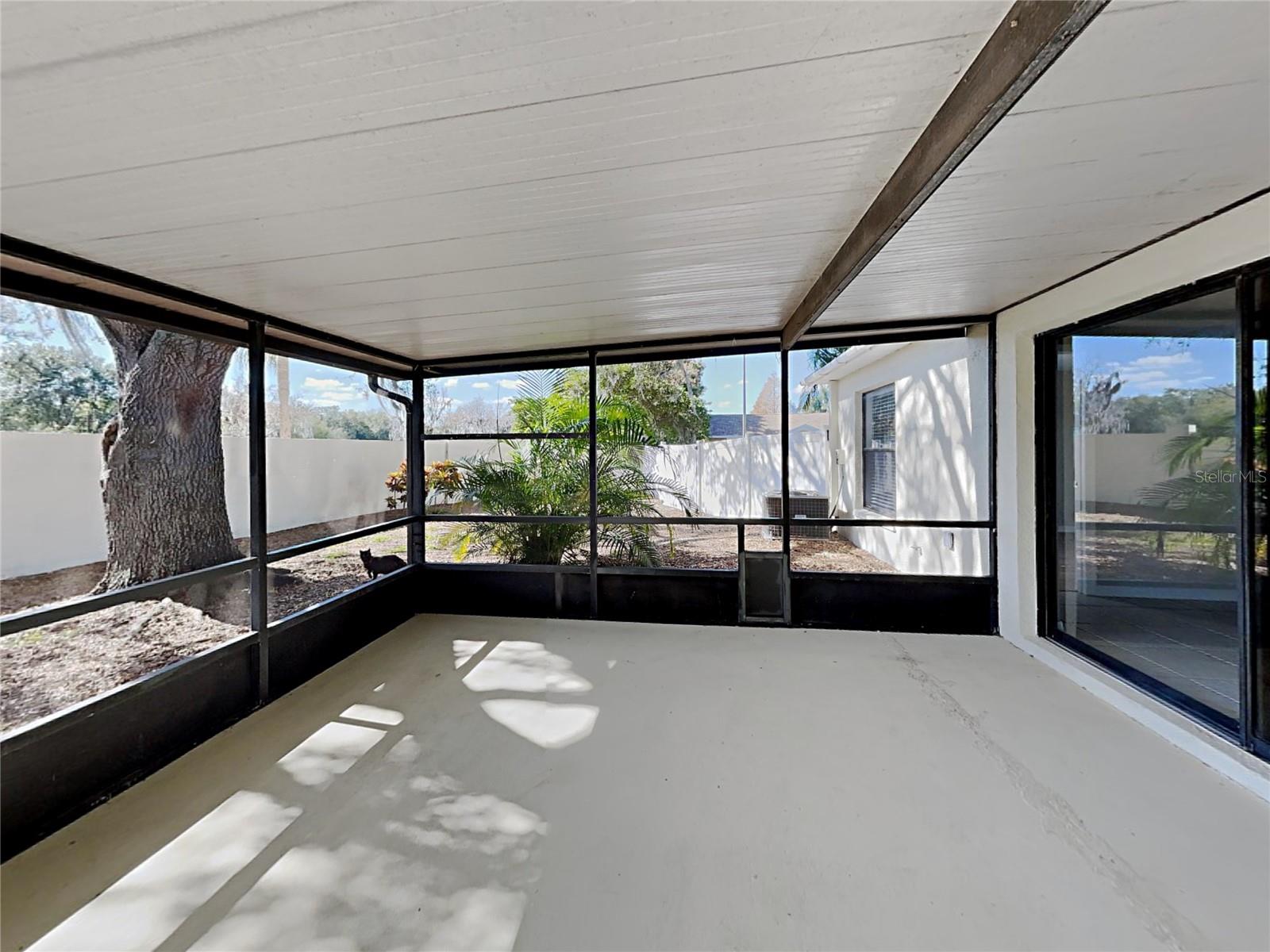 11701 LYNMOOR DR — photo 22