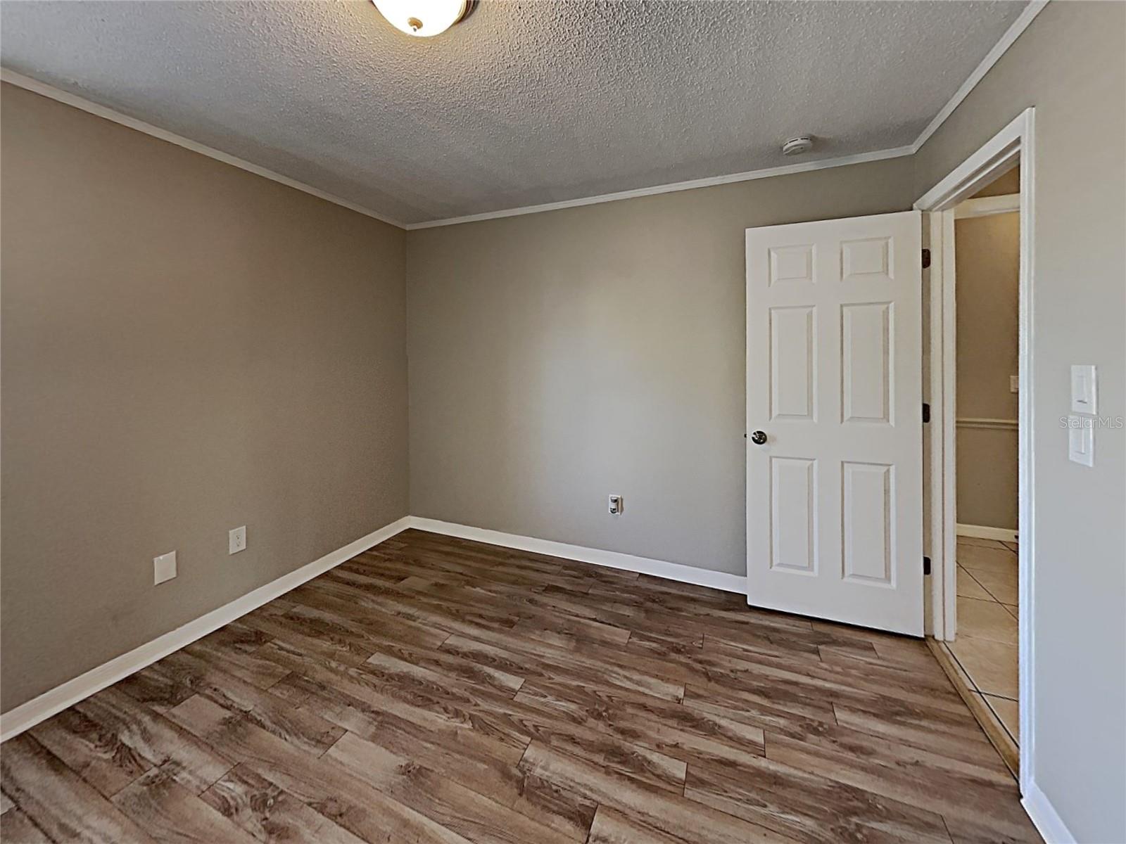 11701 LYNMOOR DR — photo 15