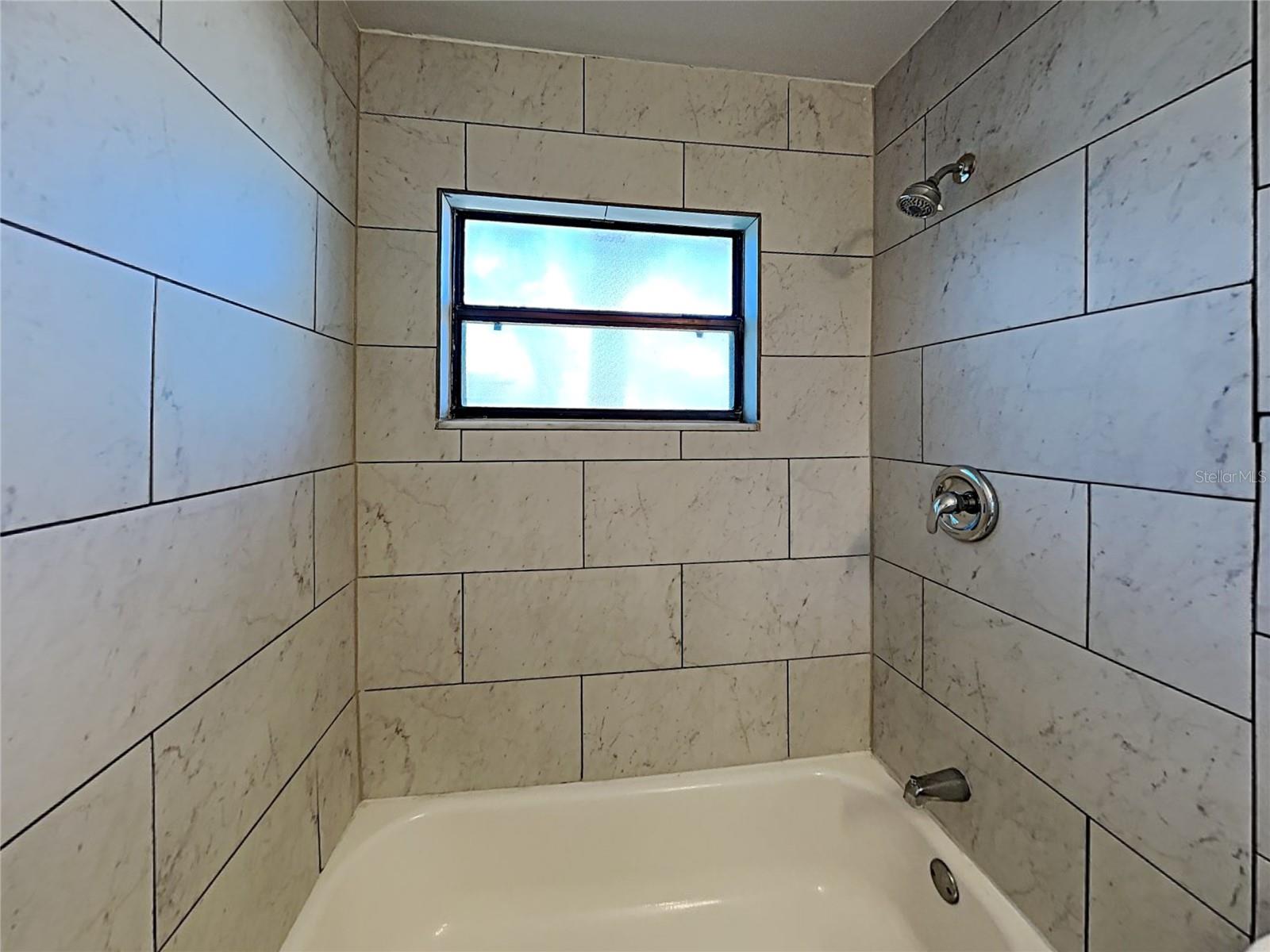 11701 LYNMOOR DR — photo 18