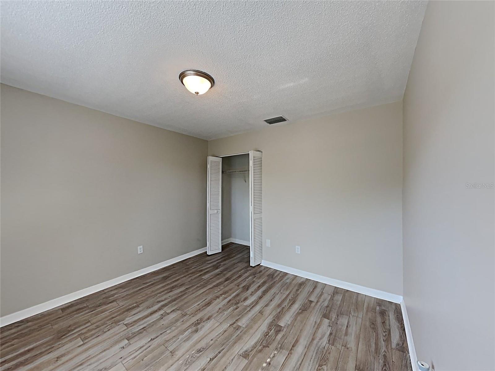 11701 LYNMOOR DR — photo 16