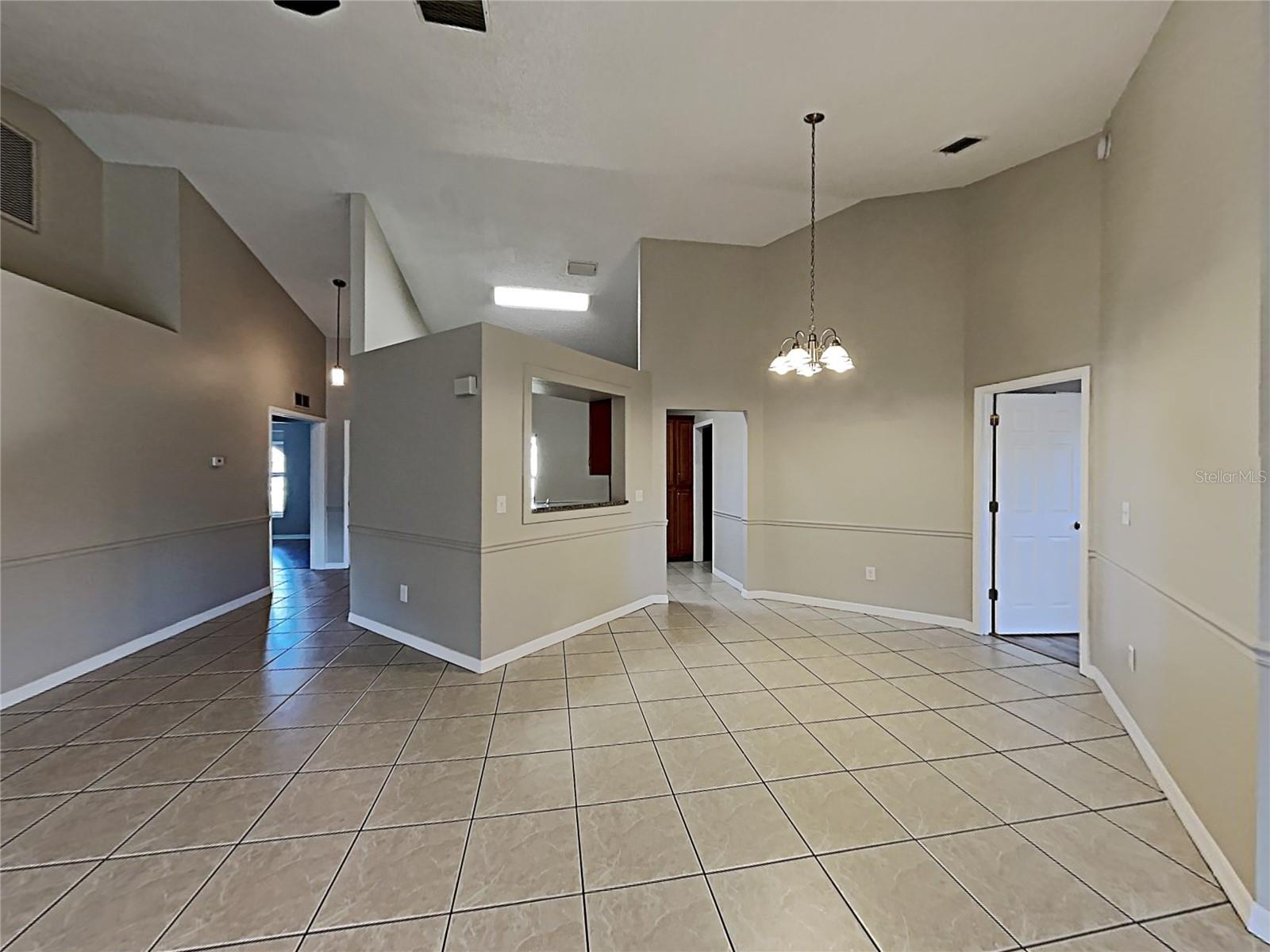 11701 LYNMOOR DR — photo 2
