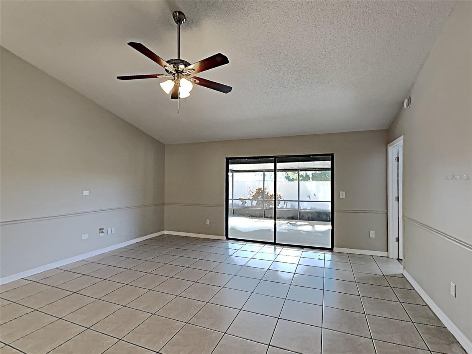 11701 LYNMOOR DR — photo 3