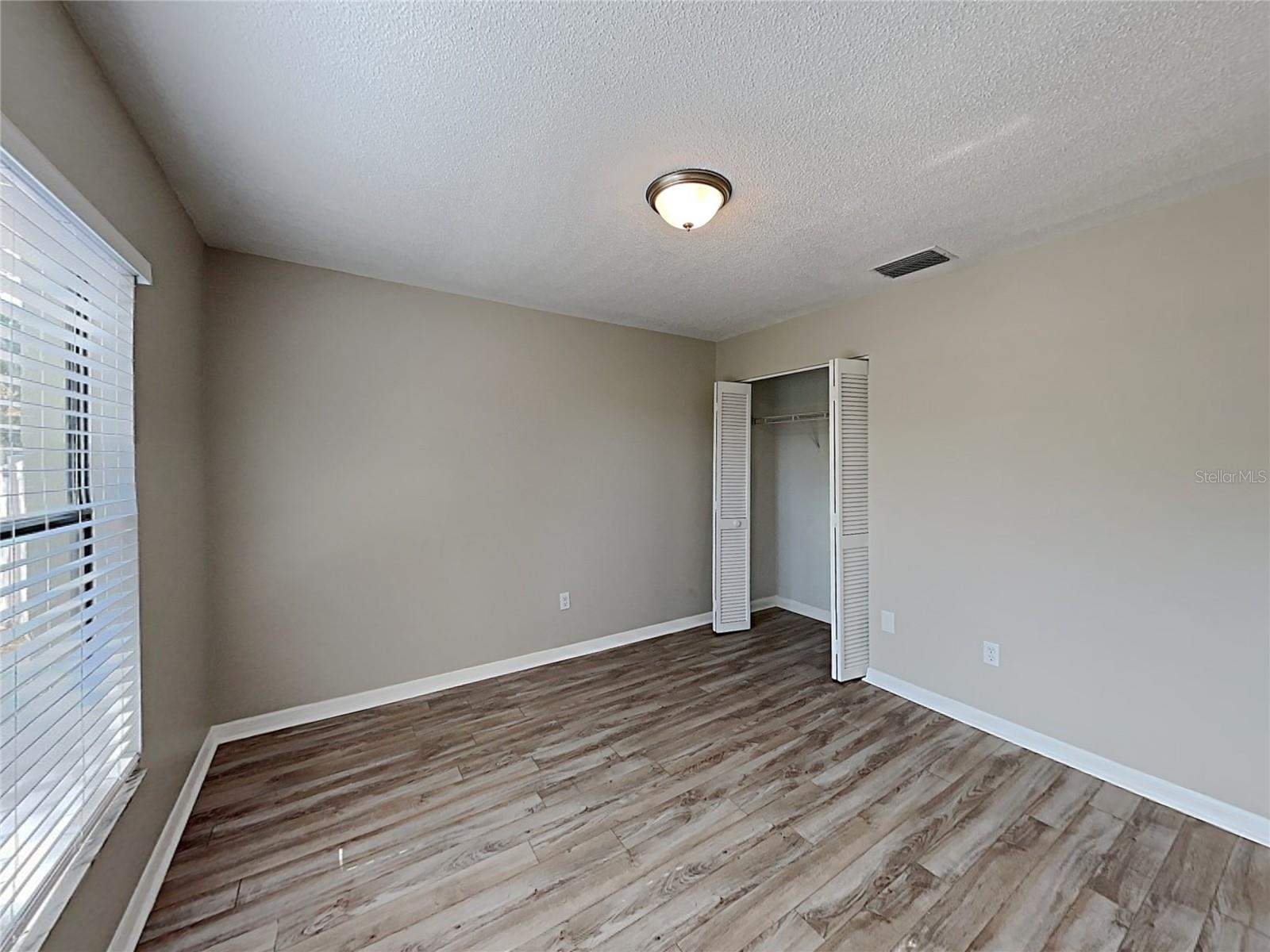 11701 LYNMOOR DR — photo 17