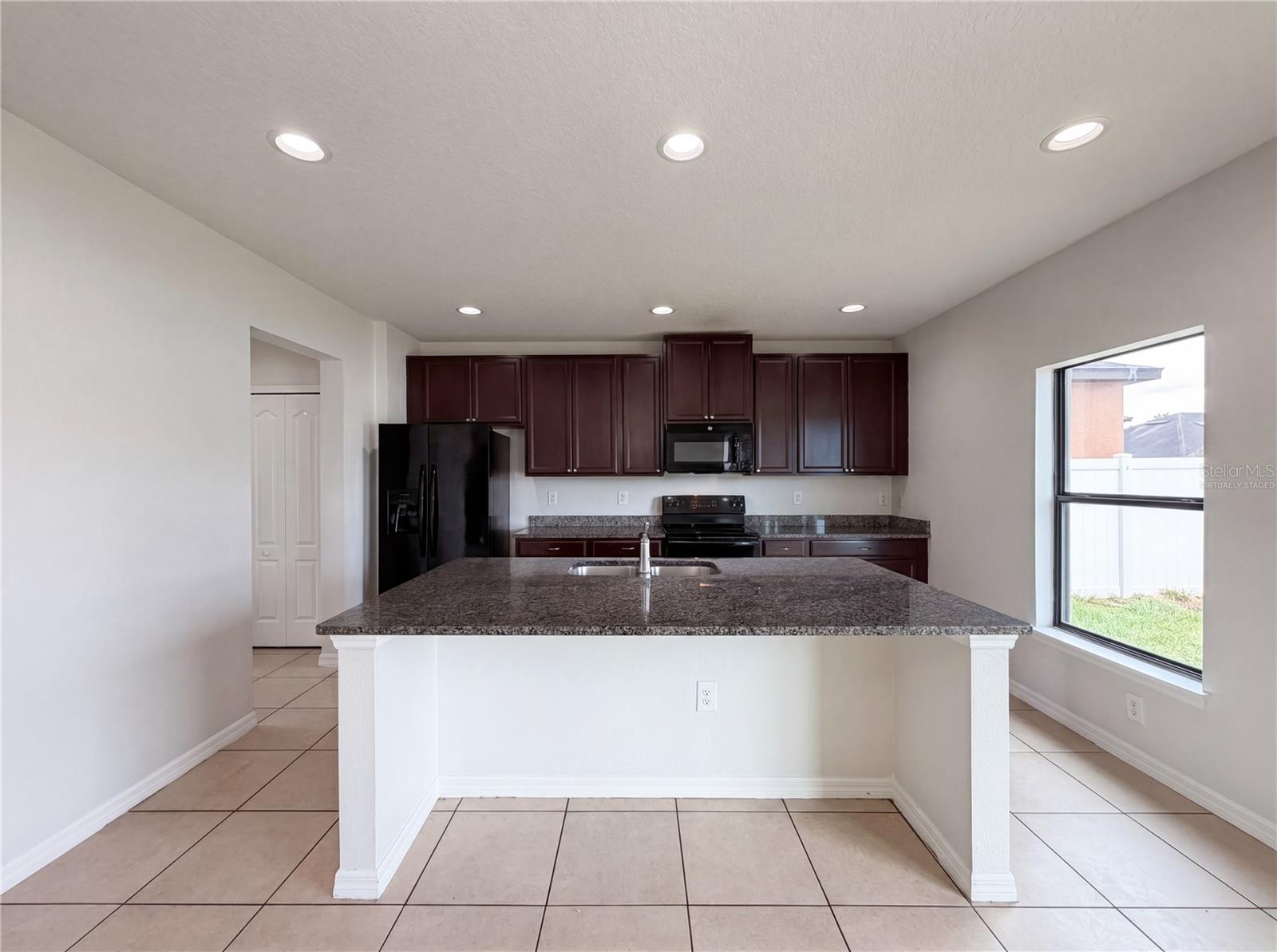 14207 ALISTAR MANOR DR — photo 2