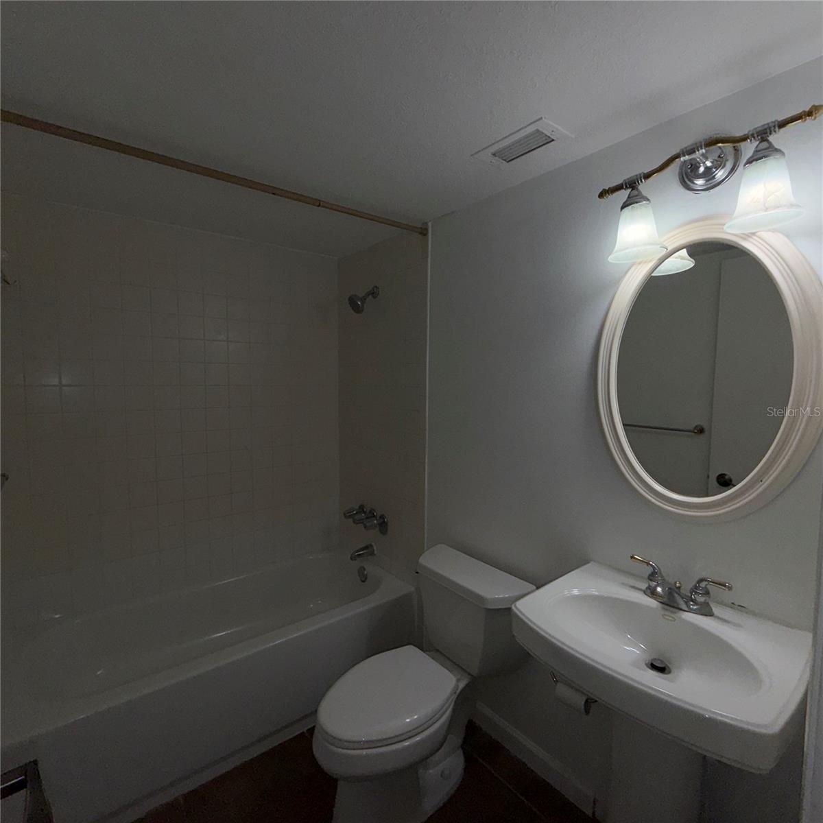 201 W LAUREL ST #703 — photo 9
