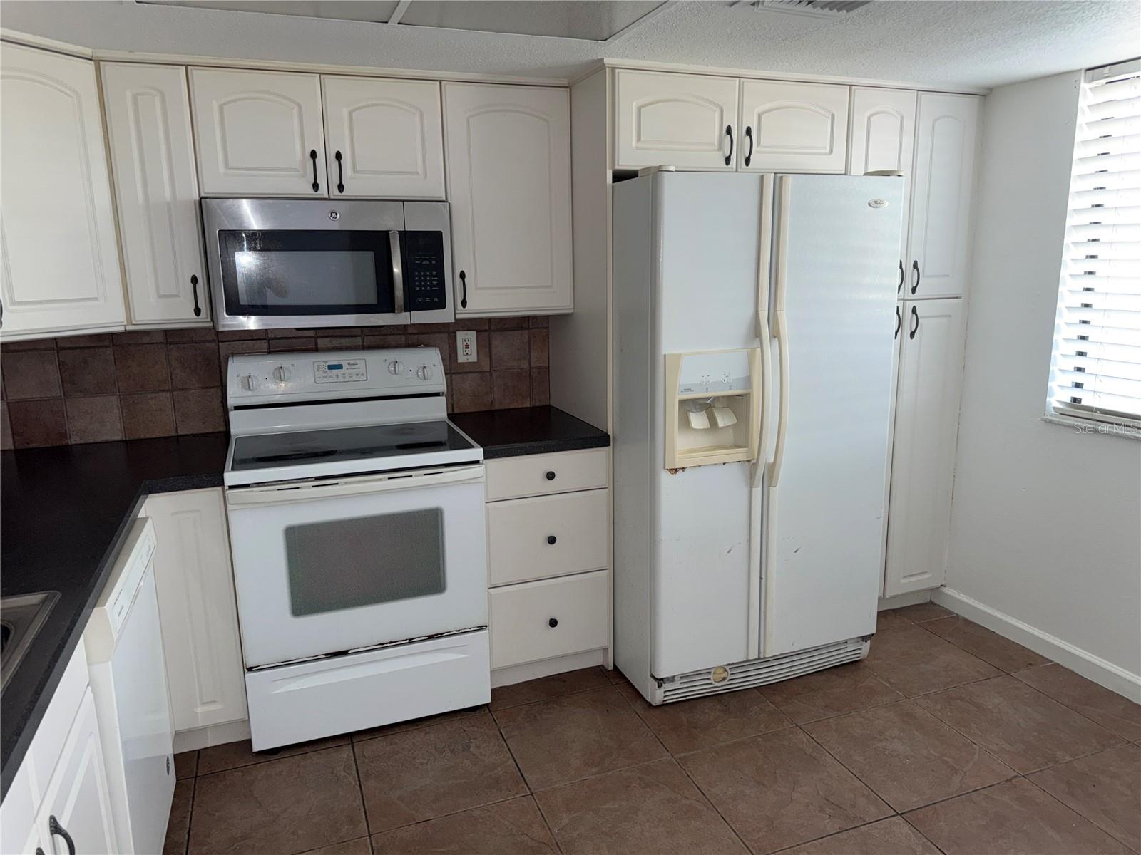 201 W LAUREL ST #703 — photo 11