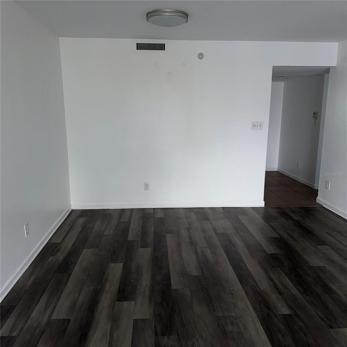 201 W LAUREL ST #703 — photo 23