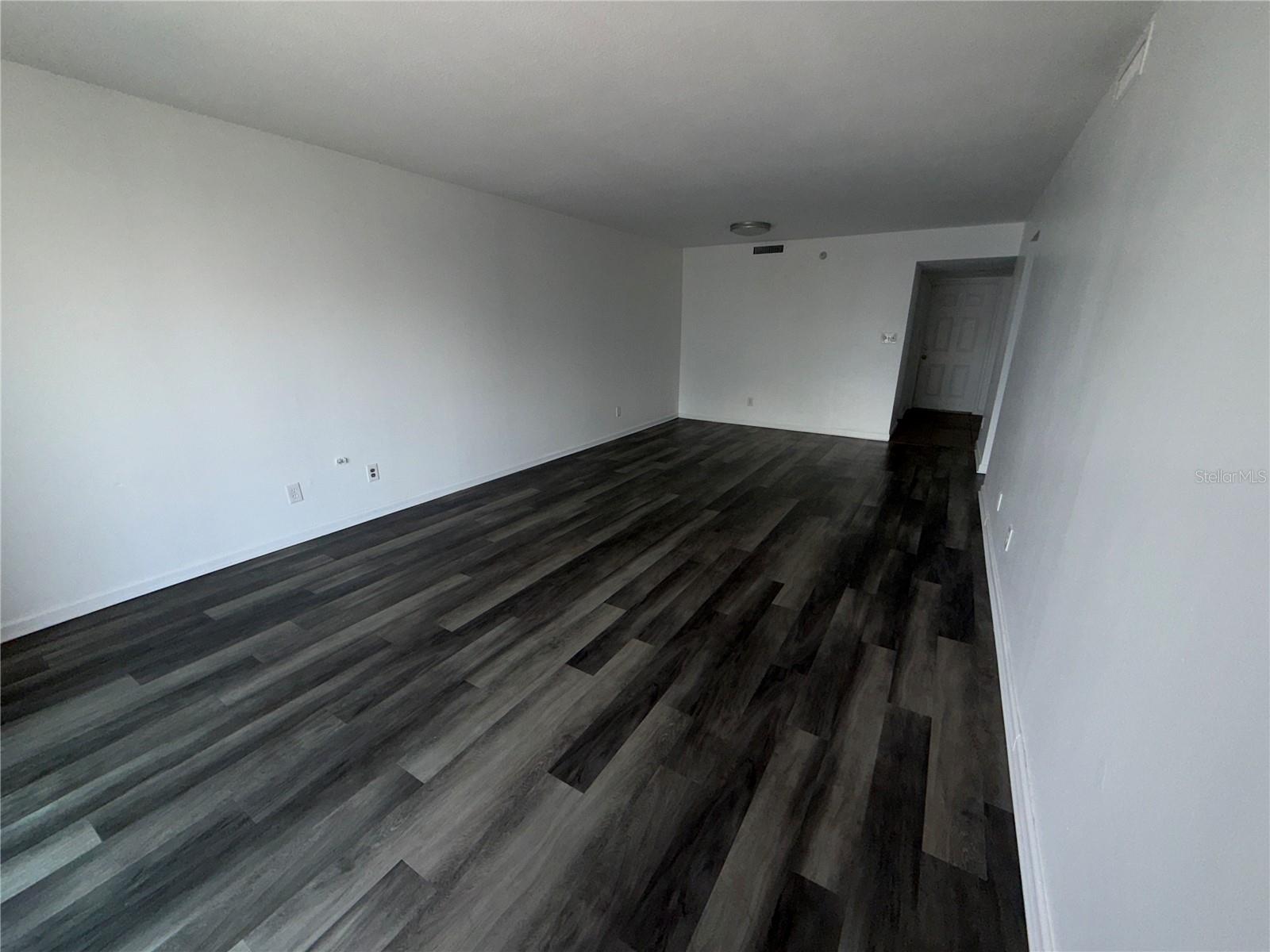 201 W LAUREL ST #703 — photo 22