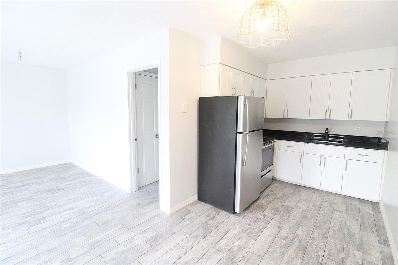 6383 GATEWAY AVE #6383 — photo 4