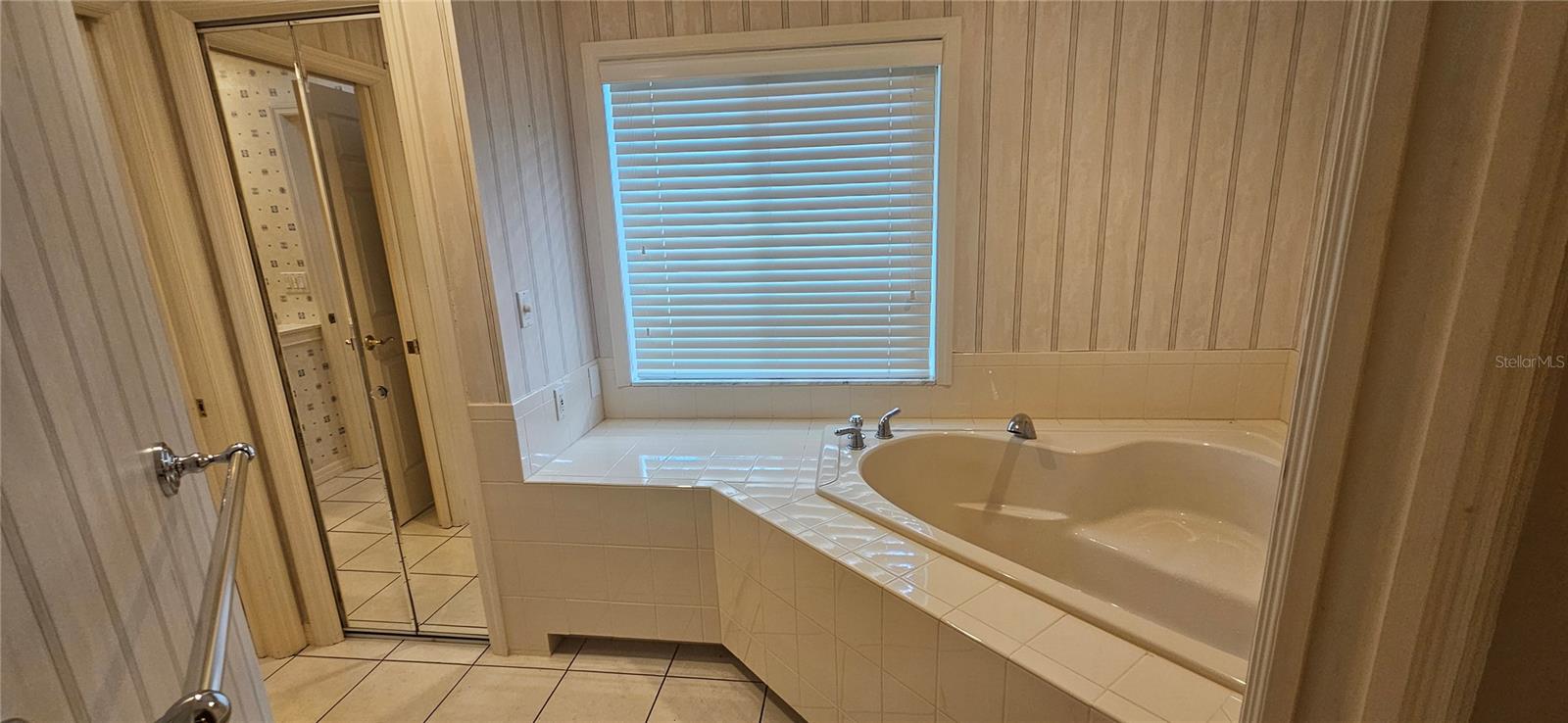 2210 BAYOU DR — photo 32