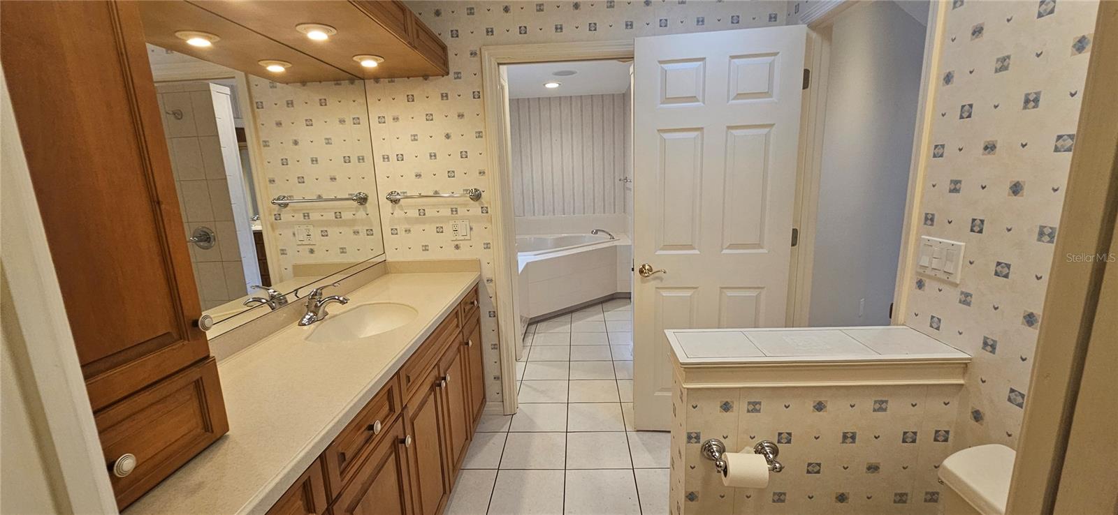 2210 BAYOU DR — photo 28
