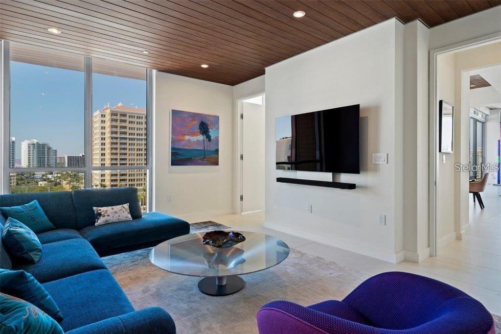 111 GOLDEN GATE PT #802PH — photo 24