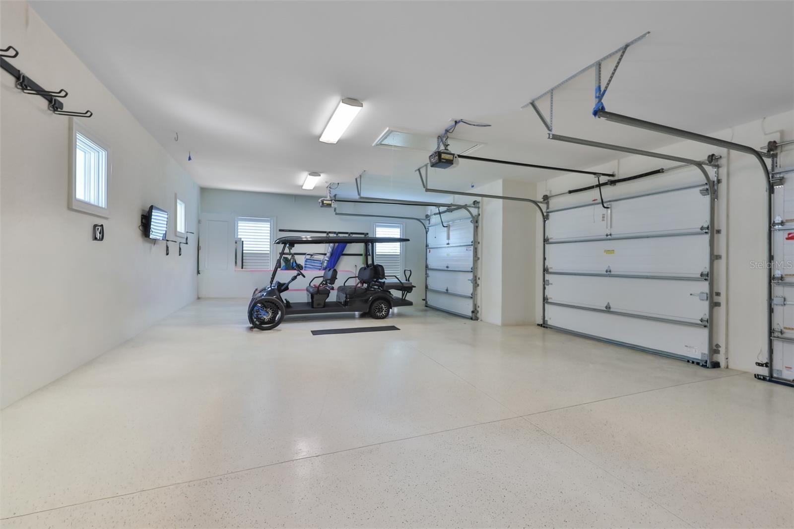 629 RIVIERA DR — photo 49