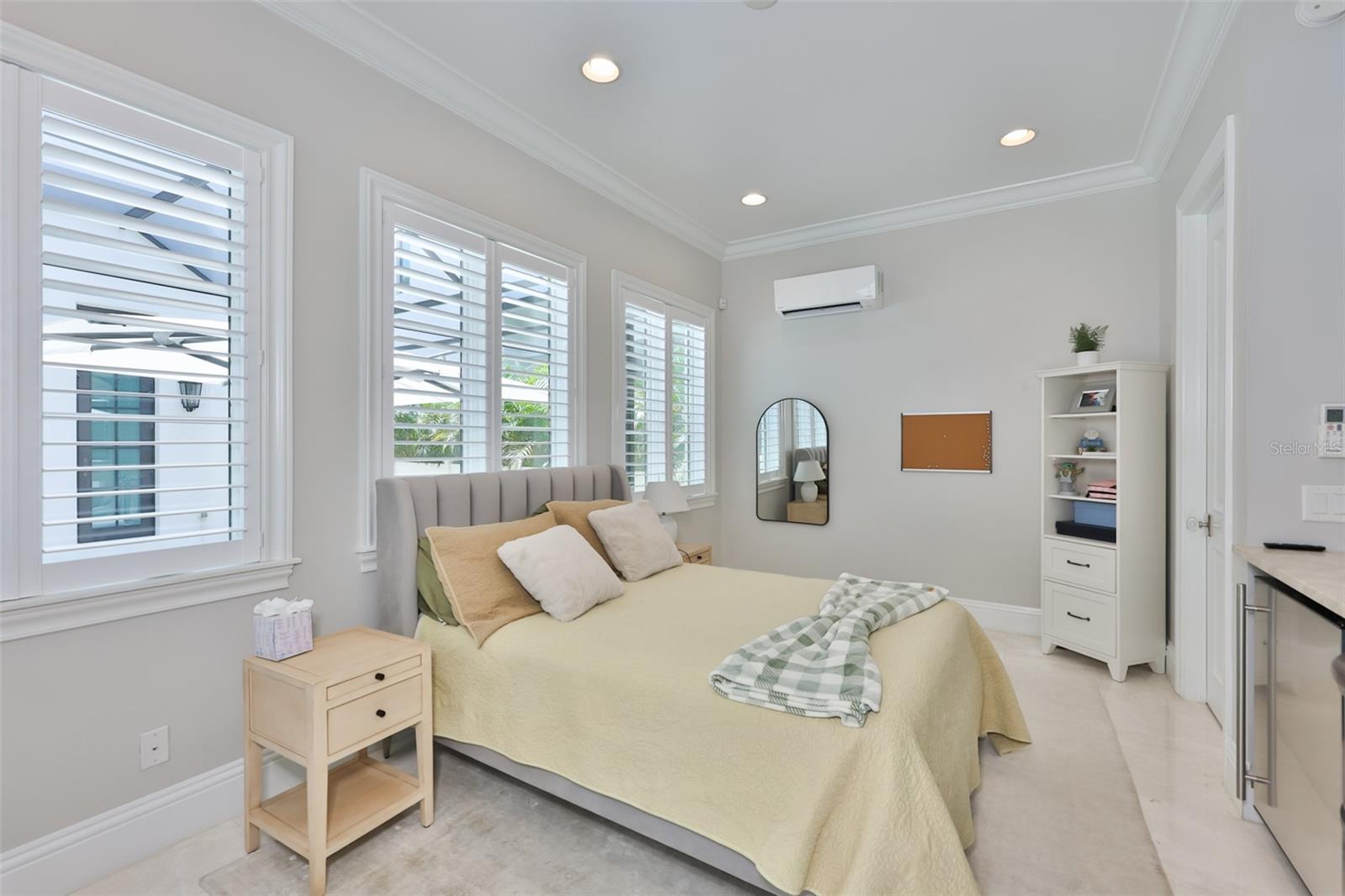 629 RIVIERA DR — photo 47