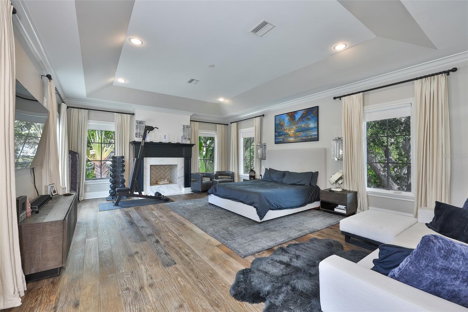 629 RIVIERA DR — photo 33