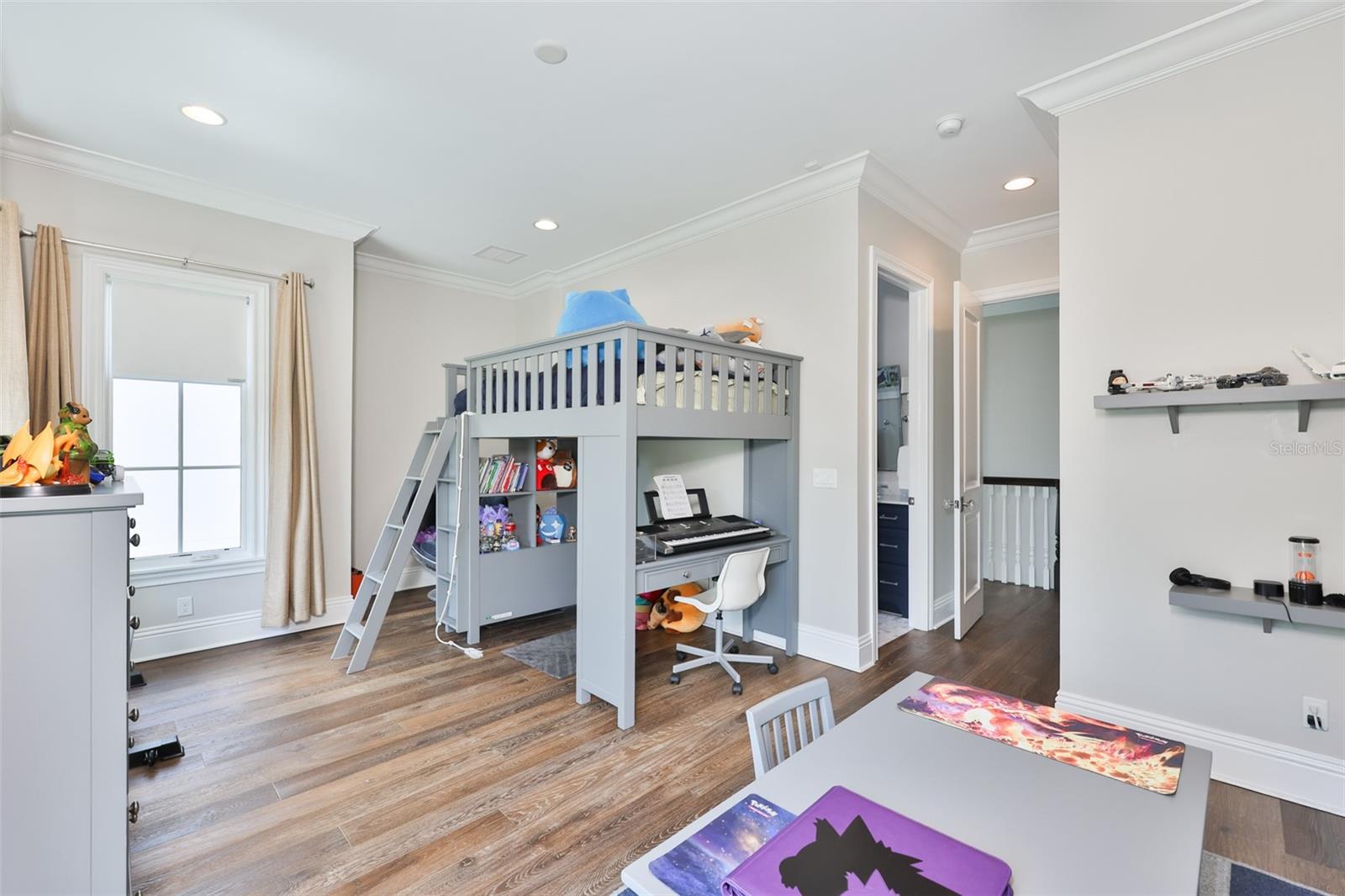 629 RIVIERA DR — photo 24