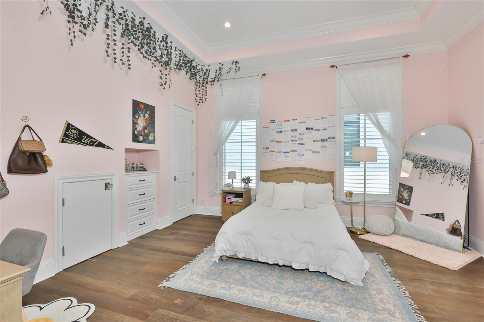 629 RIVIERA DR — photo 20