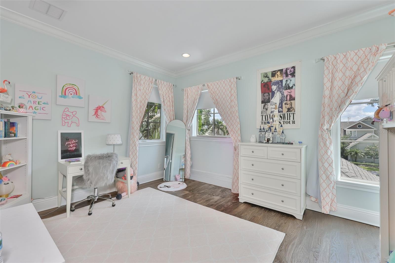 629 RIVIERA DR — photo 28