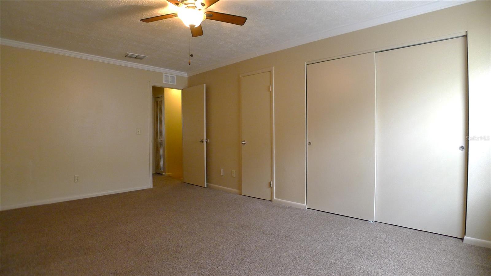 608 LYNCHBURG DR — photo 15