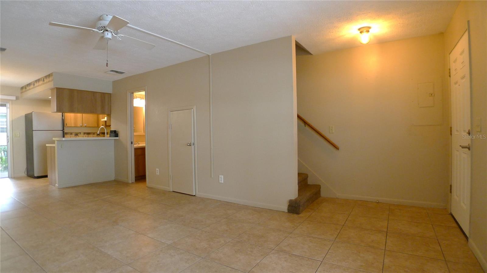 608 LYNCHBURG DR — photo 4