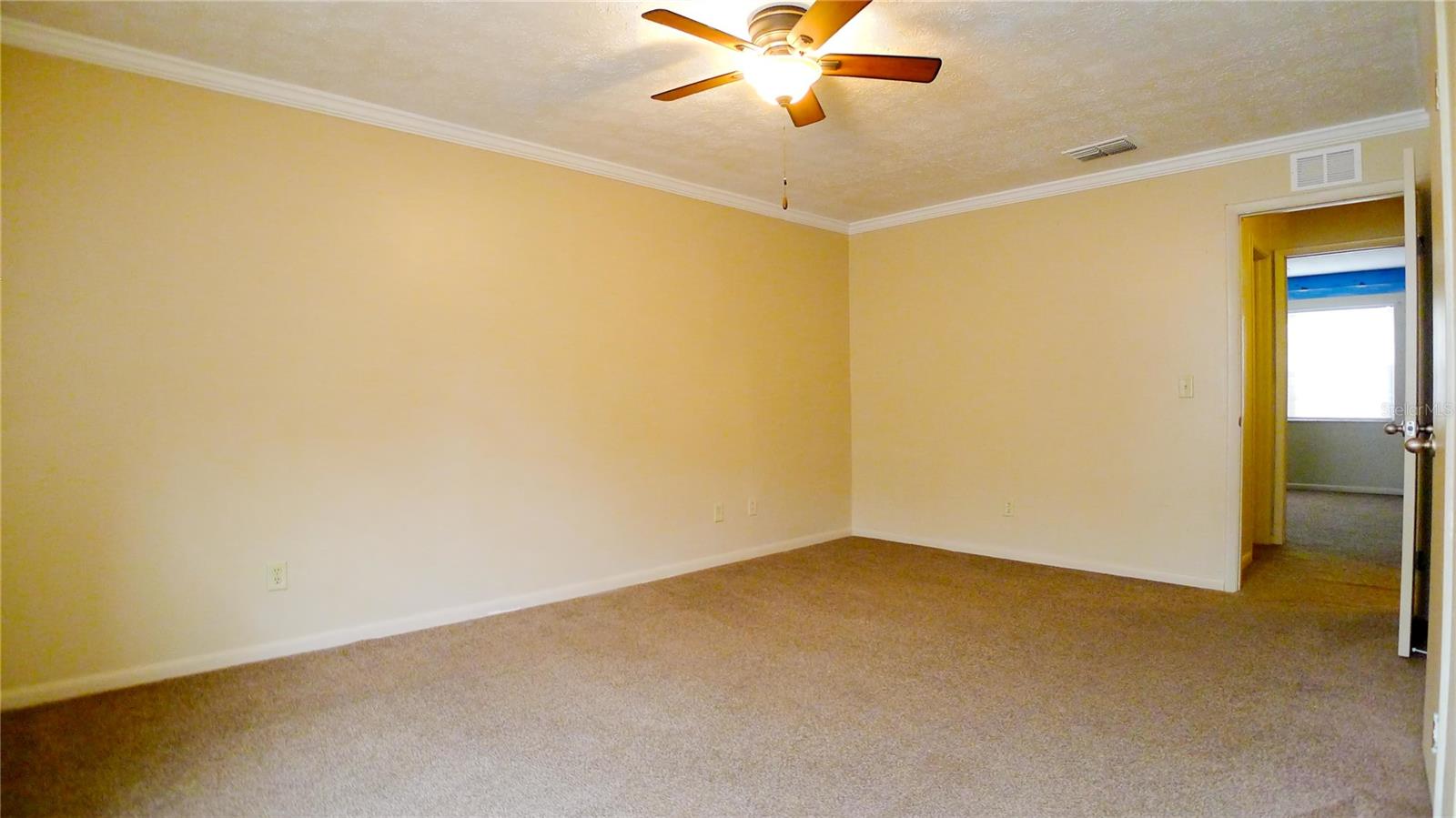 608 LYNCHBURG DR — photo 16